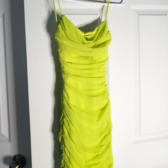 Oh Polly Ruched Backless Mini Dress in Lime - Picture 3 of 9